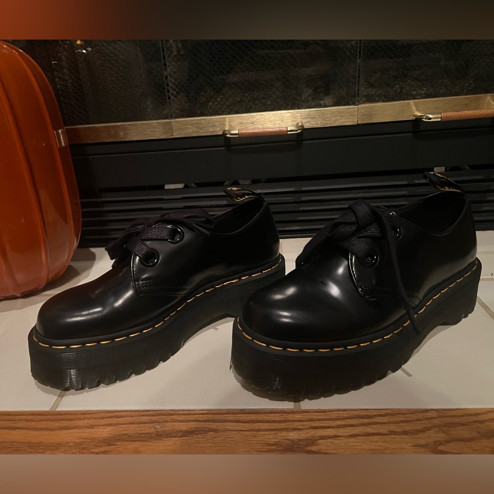 DOC MARTENS HOLLY WOMEN'S LEATHER PLATFORM SHOES